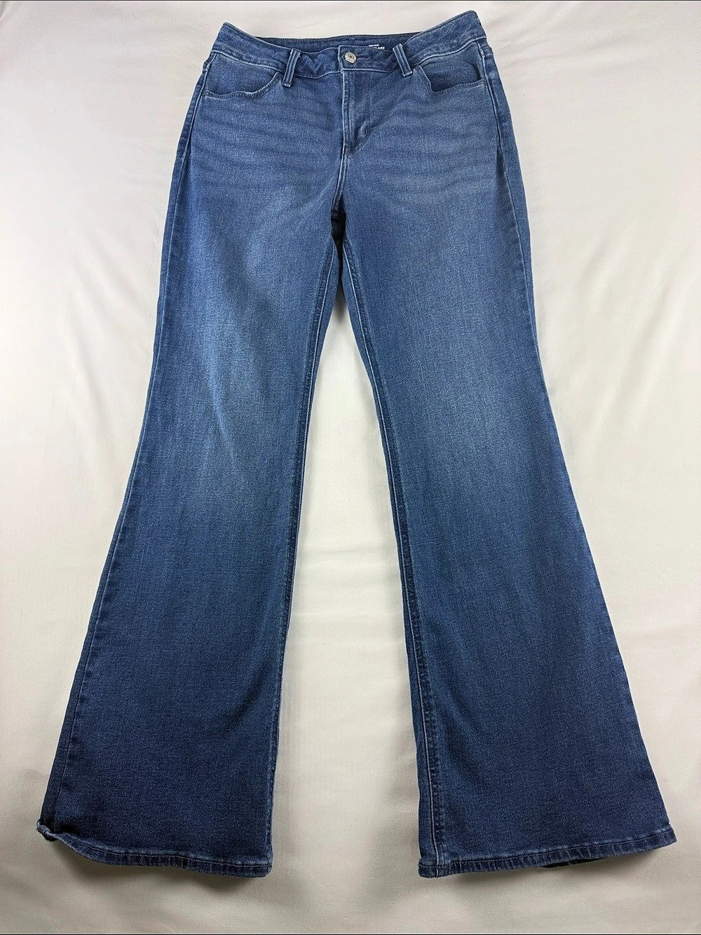 Old Navy WOW Flare High Rise Jeans Women’s 6 Stretch Denim 30” Inseam